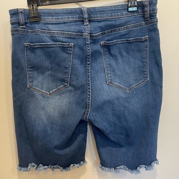 Soho New York & Company Distressed Bermuda jeans shorts size 12 - Picture 5 of 5
